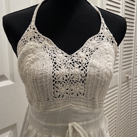 Venus white eyelet crocheted halter dress - Picture 5 of 6